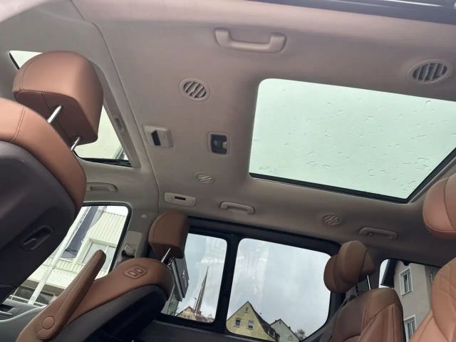 Hyundai Staria Signature Vierwielaandrijving