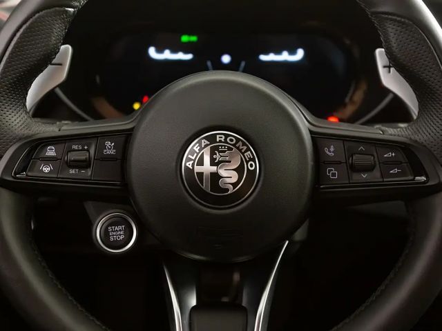 Alfa Romeo Giulia AT8 Q4