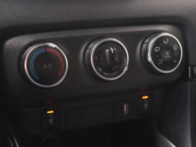 Toyota Yaris Hatchback Team D