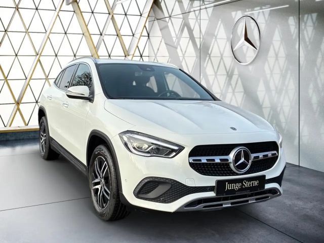 Mercedes-Benz GLA 200 Progressive
