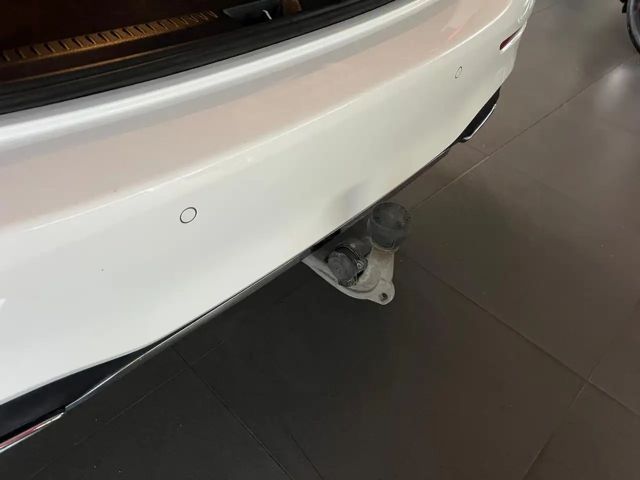 Mercedes-Benz A 250 A 250 e AMG Line