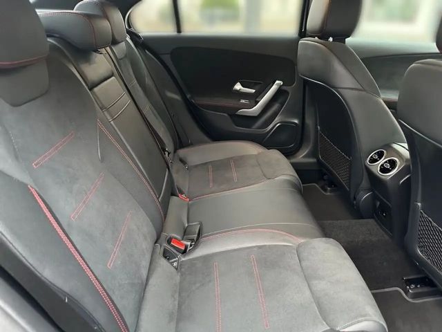 Mercedes-Benz A 200 A 200 d AMG Line