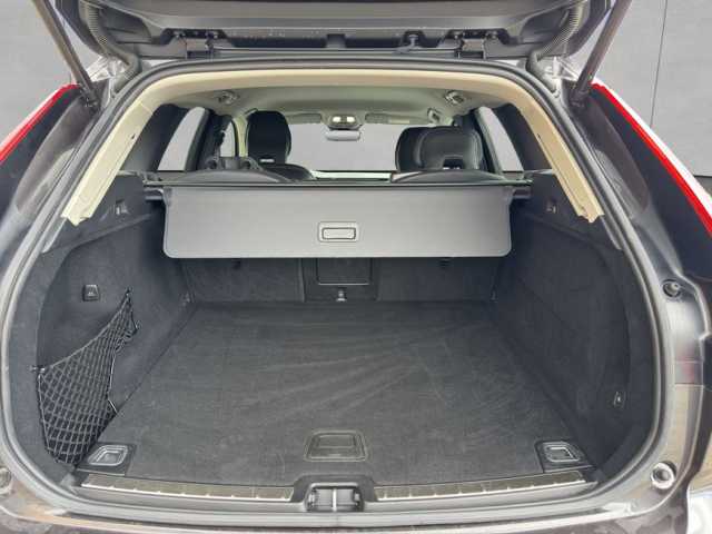 Volvo XC60 Dark Plus