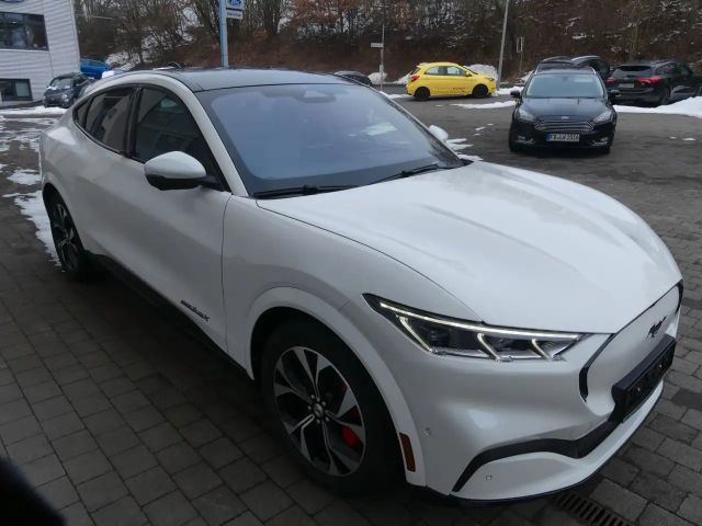 Ford Mustang Mach-E AWD Premium