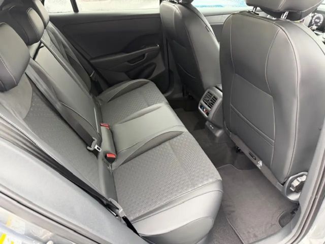 Volkswagen T-Roc 1.5 eTSI DSG R-Line