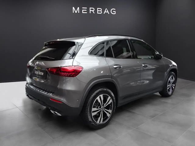 Mercedes-Benz GLA 180 Progressive