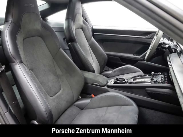 Porsche 992 Carrera Coupé GTS