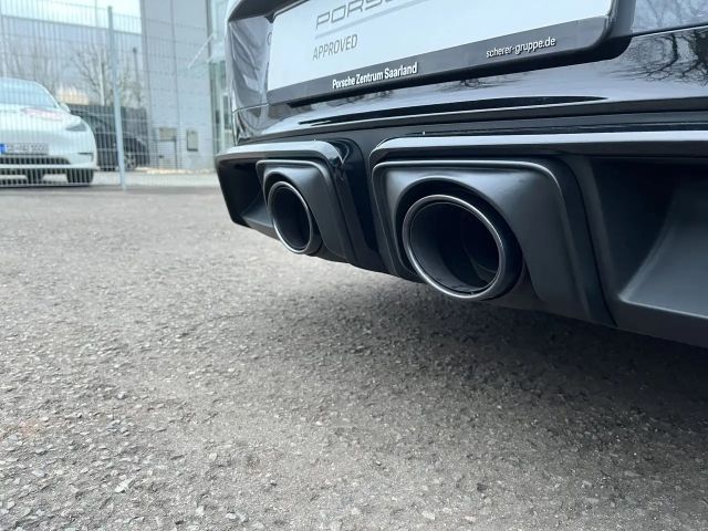 Porsche 992 4 Coupé GTS Targa