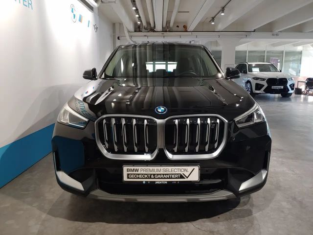 BMW iX1 xDrive30