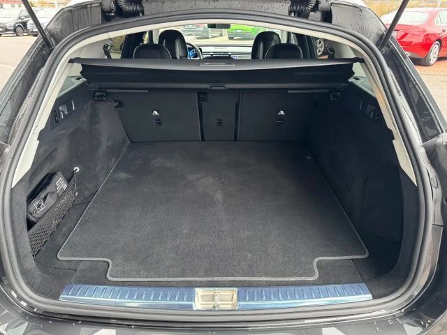 Mercedes-Benz E 220 AVANTGARDE E 220 d Estate