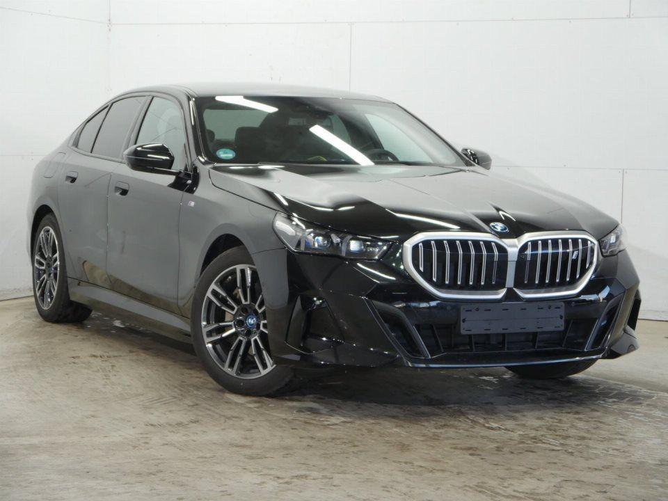 BMW i5 Sedan