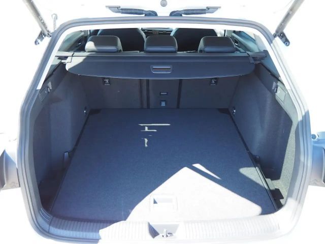 Volkswagen Golf 1.5 eTSI DSG Golf VIII Variant