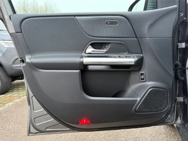 Mercedes-Benz B 180 Progressive Sedan