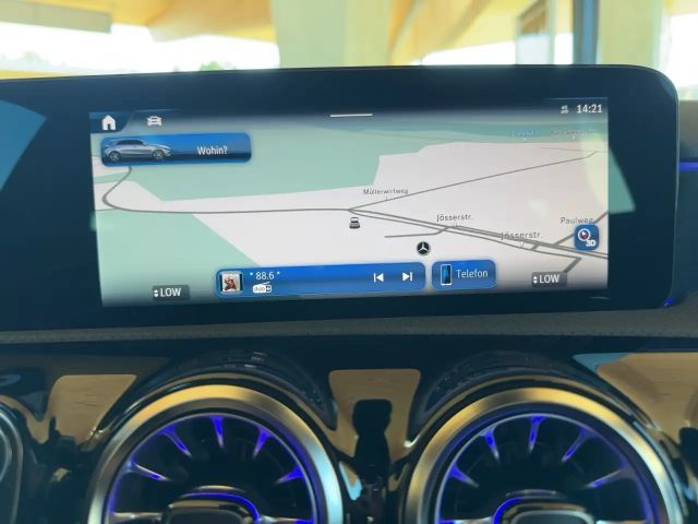 Mercedes-Benz A 220 4MATIC AMG Line Premium