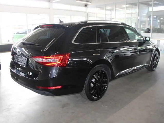 Skoda Superb 2.0 TDI Combi Style Style