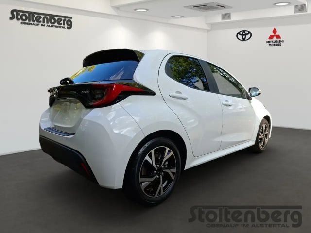 Toyota Yaris Hatchback Hybride Team D