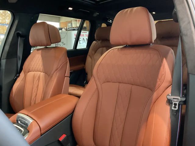 BMW X7 60i  Sonderlackierung | Sitzbelüftg | Bower & Wilk