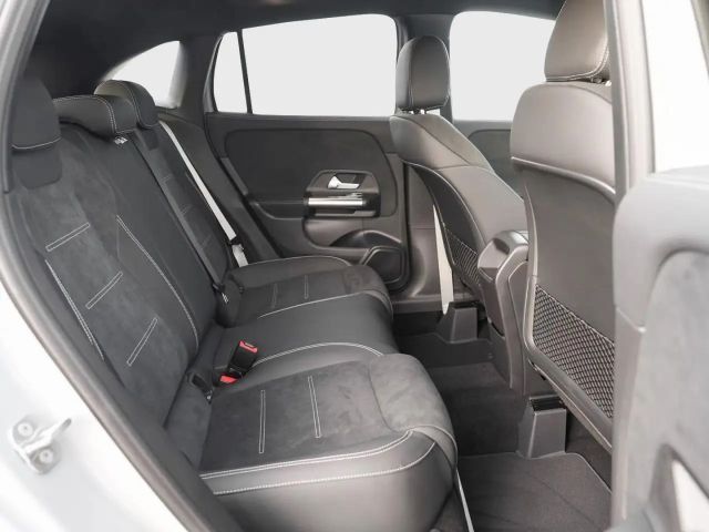 Mercedes-Benz GLA 200 AMG Line