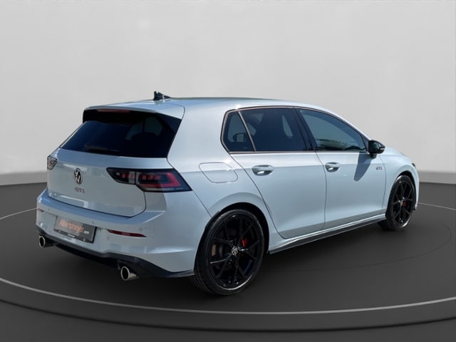 Volkswagen Golf 2.0 TSI Golf VIII