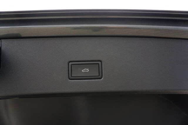 Volkswagen T-Roc T-ROC 1.5 E2 R-L  BT110 TSID7F