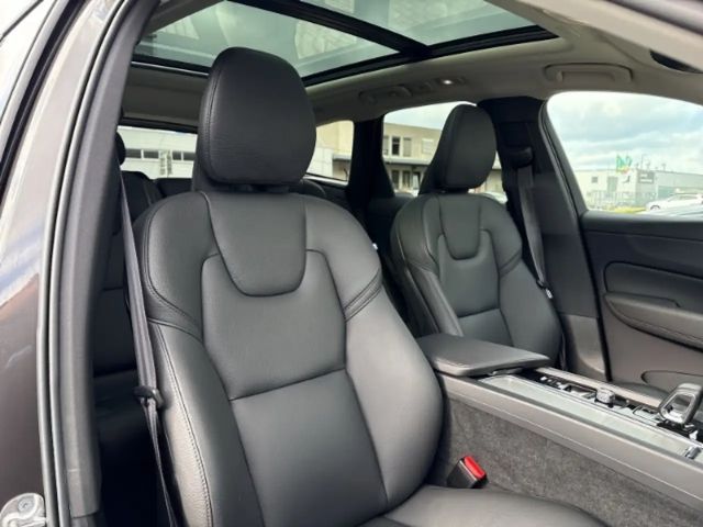 Volvo XC60 Dark Plus T6