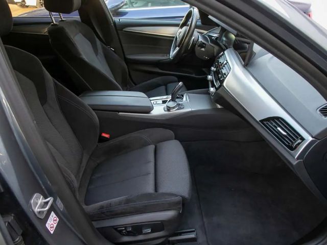 BMW 530 530e M-Sport Touring