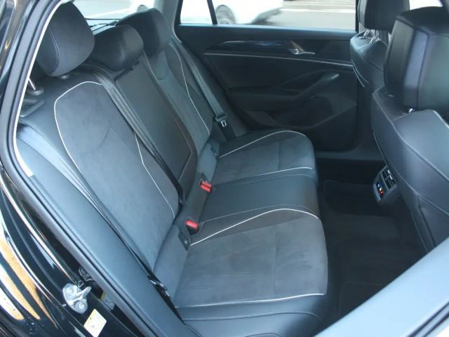 Volkswagen Passat 1.5 eTSI Business Variant