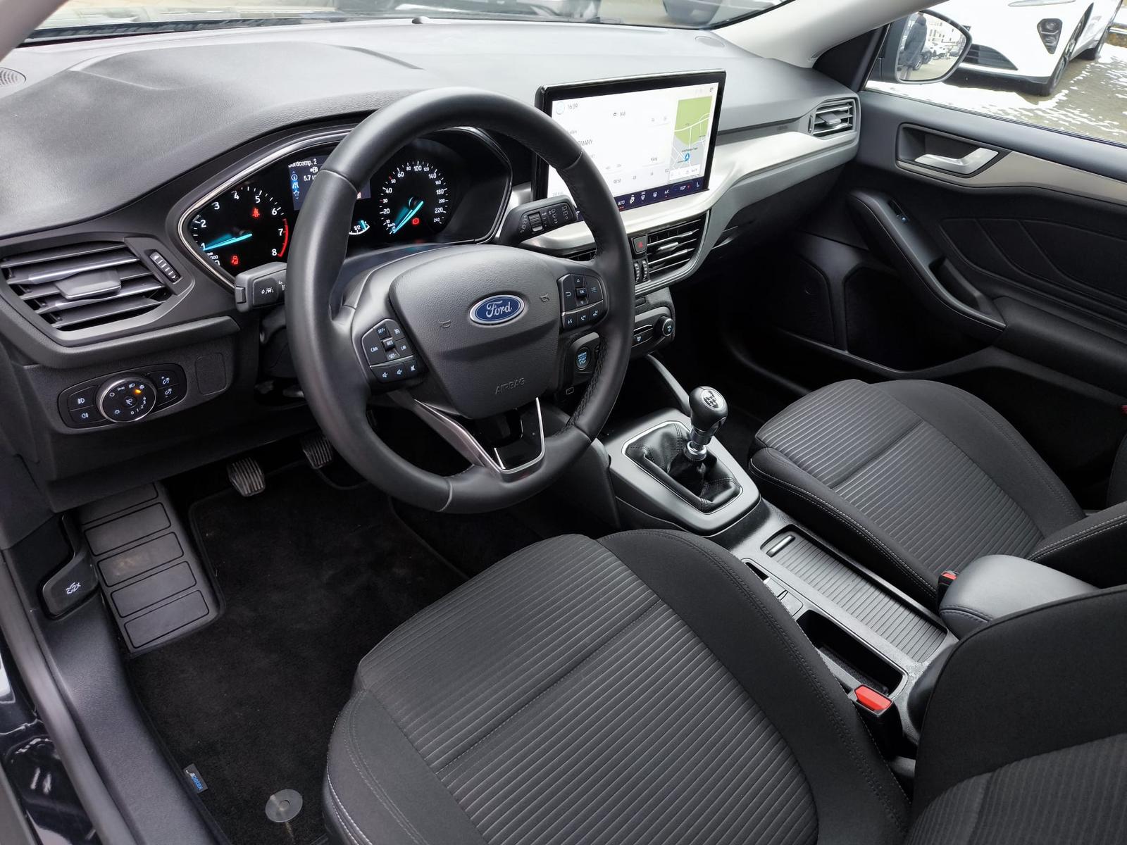 Ford Focus Tur 1.0 Titan >NAVI+LED+SHZ+TEMP+DAB+PDC+