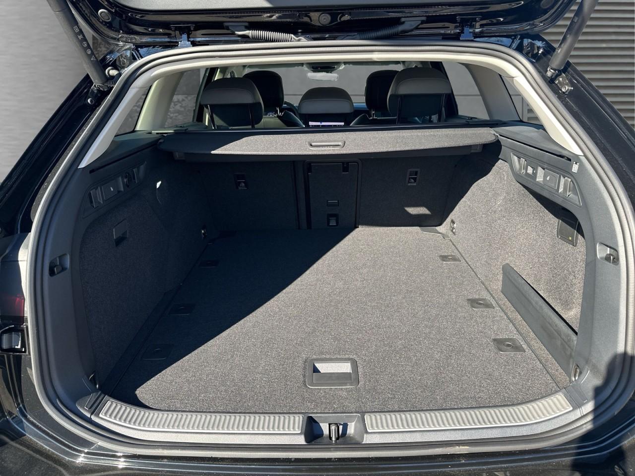 Volkswagen Passat 1.5 eTSI Business Variant