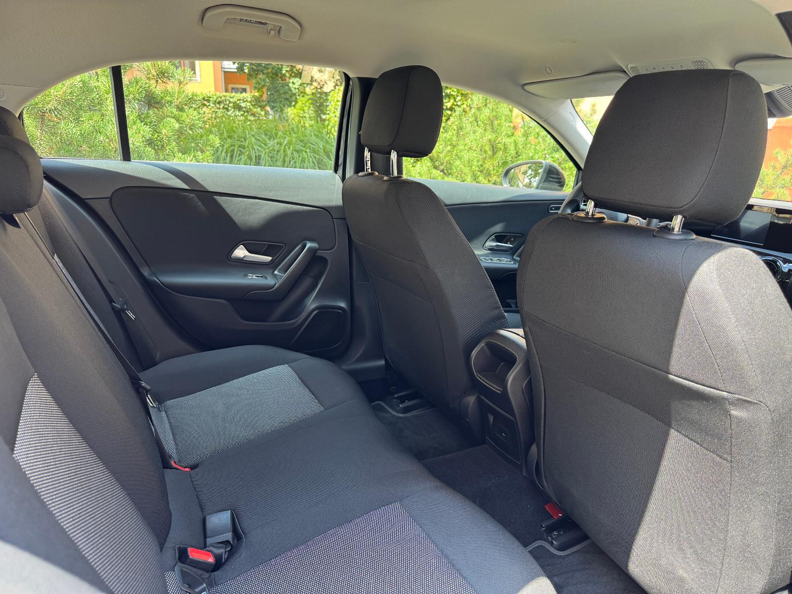 Mercedes-Benz A 250 A 250 e