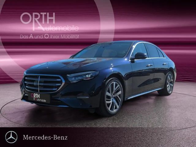 Mercedes-Benz E 300 EXCLUSIVE Sedan