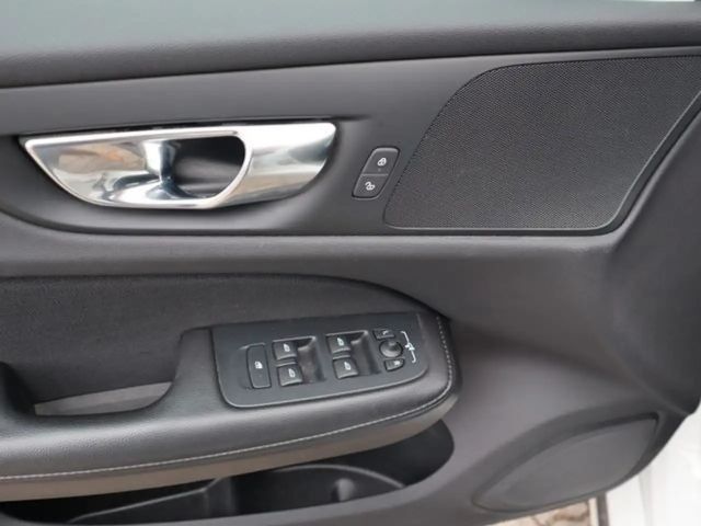 Volvo V60 R-Design Recharge T6