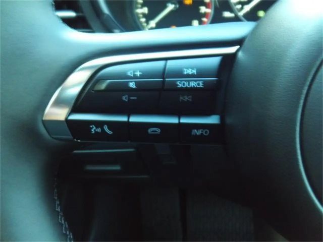 Mazda 3 Homura SkyActiv e-Skyactiv