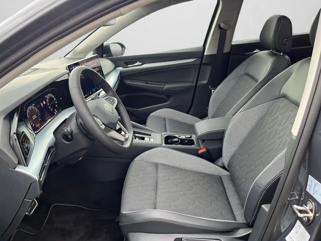 Volkswagen Golf 1.5 eTSI DSG IQ.Drive