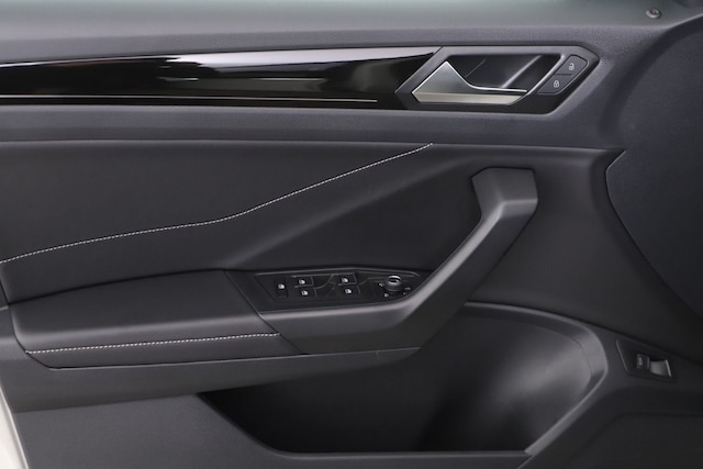 Volkswagen T-Roc 1.5 TSI DSG IQ.Drive R-Line