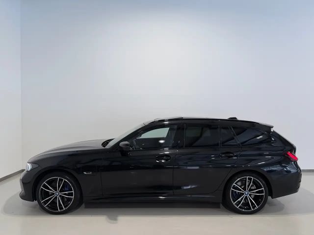 BMW 330 330e M-Sport xDrive