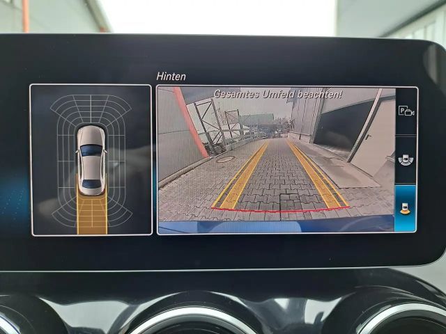 Mercedes-Benz C 300 C 300 e Sedan