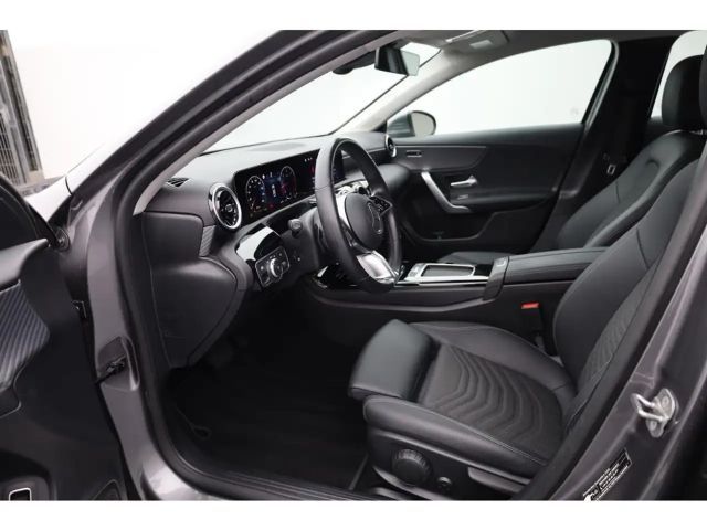 Mercedes-Benz A 200 A 200 d