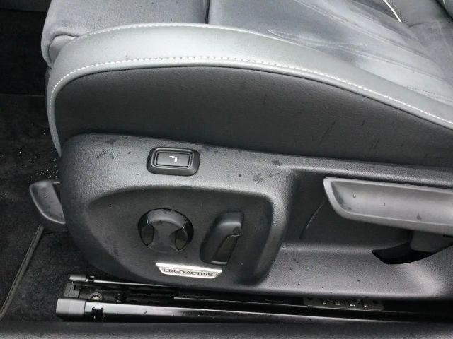 Volkswagen Passat 1.5 eTSI Business DSG Variant