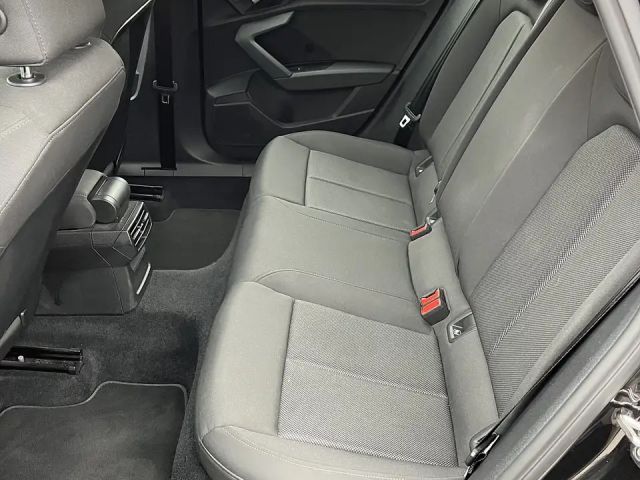 Audi A3 30 TDI Sedan