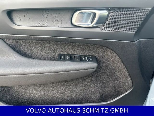 Volvo XC40 AWD Plus Recharge Twin Engine