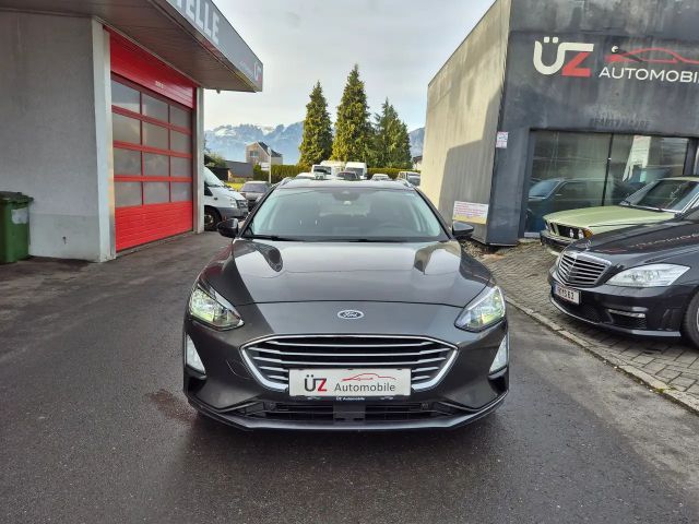 Ford Focus Cool & Connect