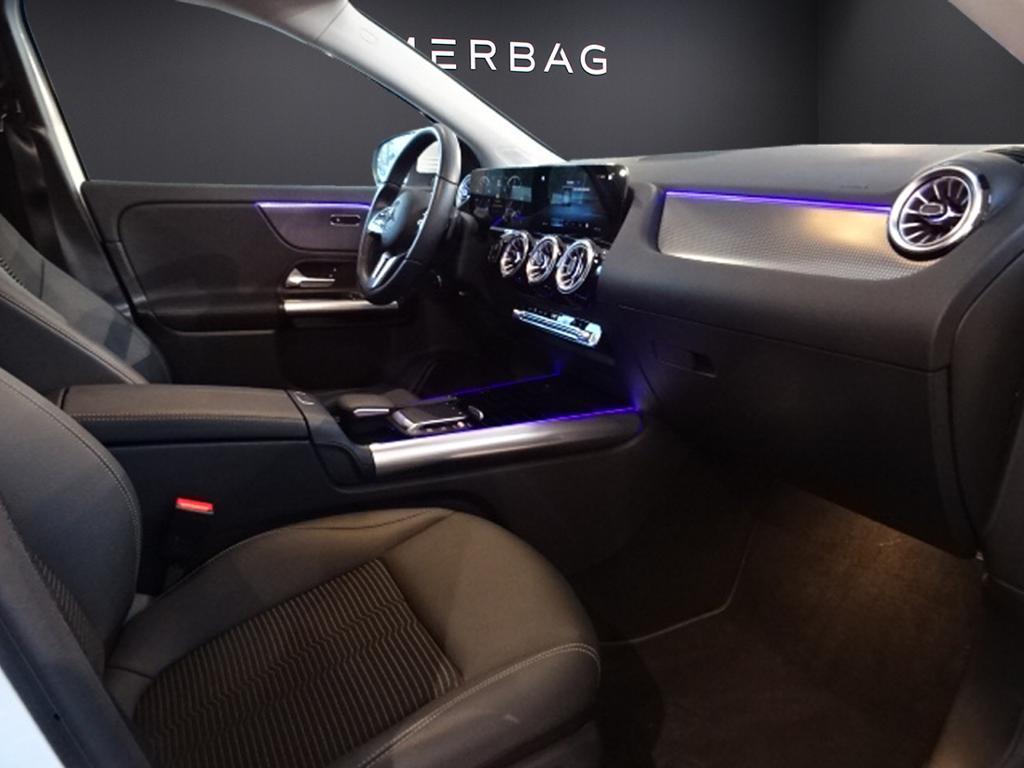 Mercedes-Benz GLA 200 4MATIC GLA 200 d Progressive