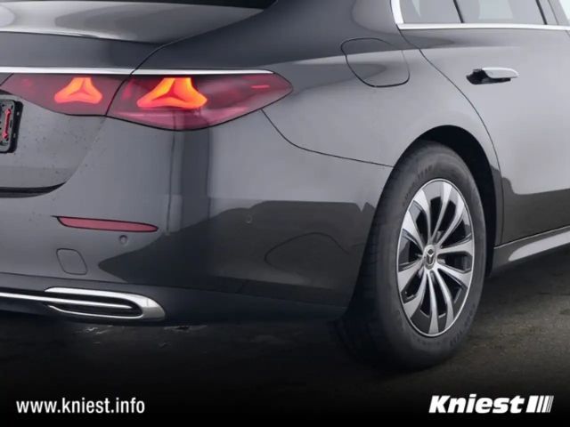 Mercedes-Benz E 220 AVANTGARDE E 220 d Sedan