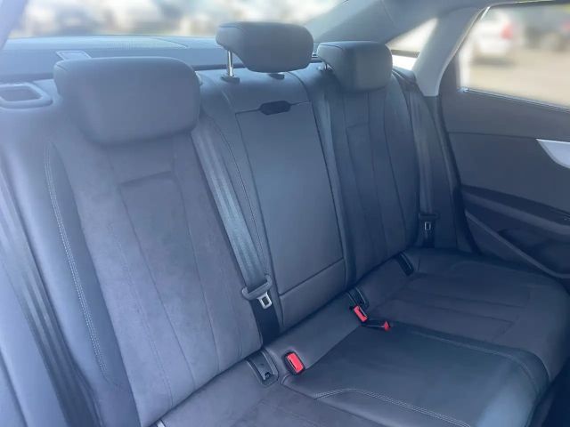 Audi A4 30 TDI S-Line S-Tronic Sedan