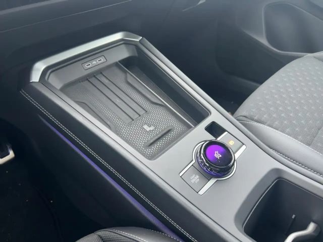 Volkswagen T-Roc 1.5 eTSI DSG R-Line