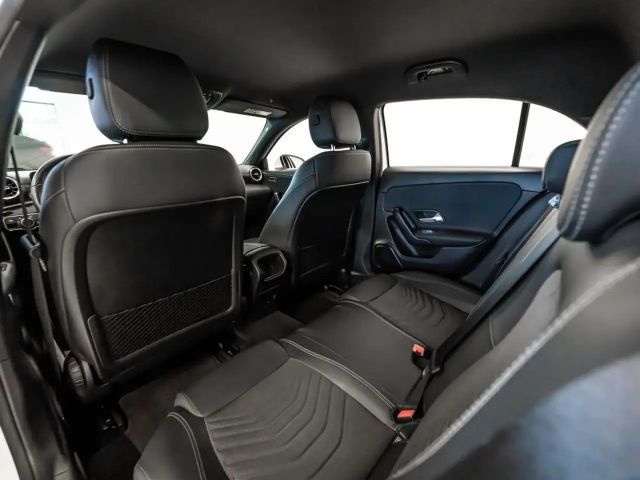 Mercedes-Benz A 180 A 180 d Style