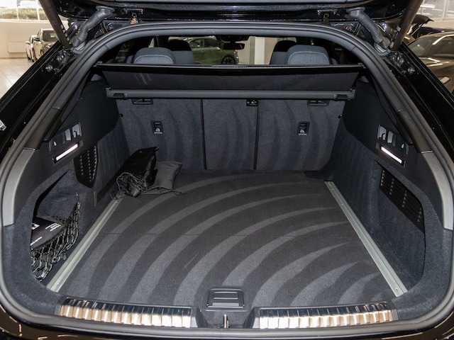 Audi A6 Avant Quattro S-Tronic