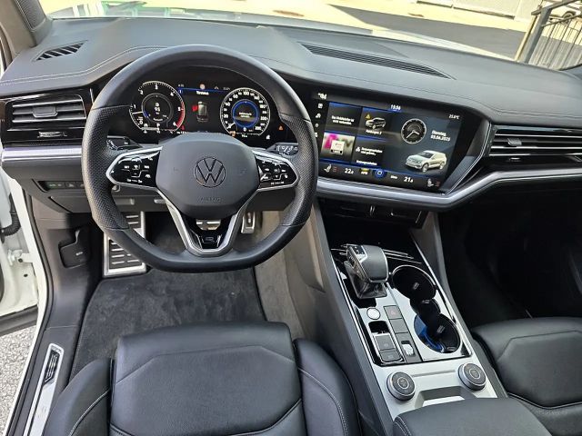 Volkswagen Touareg 4Motion R-Line