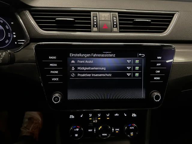 Skoda Superb 4x4 Ambition Combi